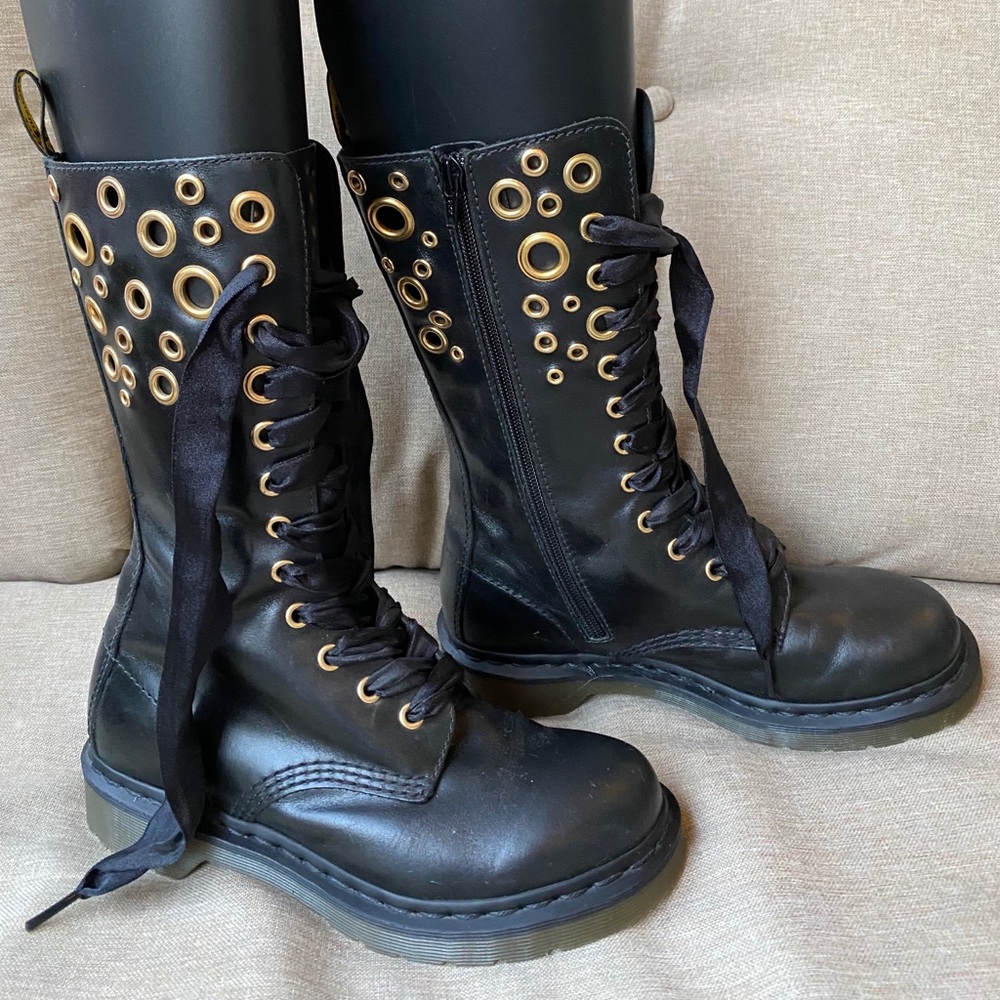 Dr. Martens Johari 12 Tie Eyelet Zip Boot